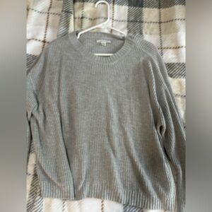 American eagle sweater slightly cropped/ size medium